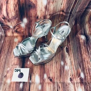 Baker’s | 90B | Formal | NWOT